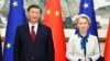 Hszi Csin-ping kínai elnök és Ursula von der Leyen, az Európai Bizottság elnöke Pekingben 2023. december 7-én