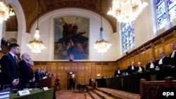 Delegacija Srbije na raspravi pred MSP-om u Hagu o legalnosti proglašenja kosovske nezavisnosti, 1. decembar 2009. Foto: Dragan Štavljanin