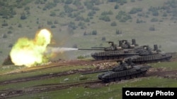 Detalj sa združene taktičke vežbe Vojske Srbije pod nazivom "Munjeviti udar 2021" na poligonu na Pešterskoj visoravni na jugu Srbije, 27. jun 2021. 