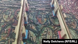 Системата, която подпира мозайката "като стотици ръце".