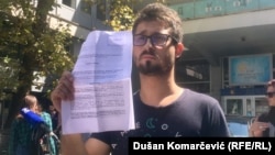 Kao svedoke ćemo pozvati Vučića i Vulina: Srđan Marković pokazuje krivičnu prijavu