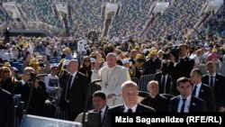 რომის პაპი ფრანცისკე თბილისის მიხეილ მესხის სახელობის სტადიონზე.