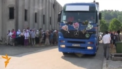 Tabuti sa ostacima žrtava dovezeni u Potočare