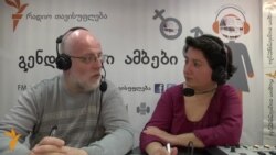 ქალები ავტორიტარული რეჟიმის წინააღმდეგ