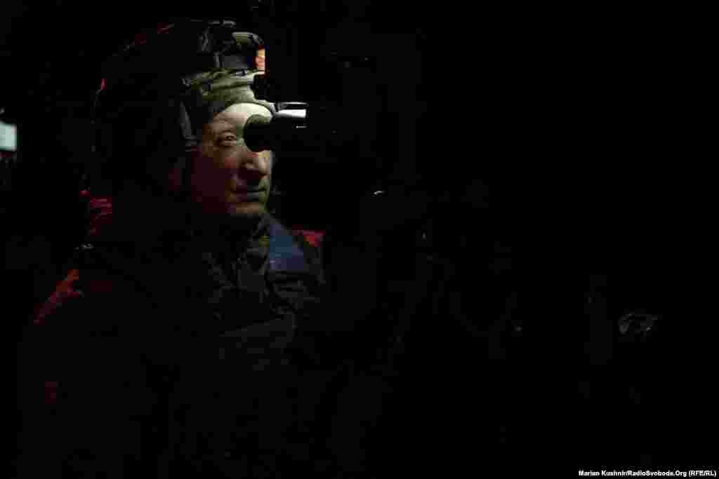 Основная задача артиллеристов – поддержка пехотинцев, которые находятся на переднем крае. Огонь могут вести как по штурмовым группам, так и по колоннам техники или укрепрайонам российской армии