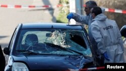 Policija tokom istrage na mjestu incidenta u Mannheimu 3. marta 2025.