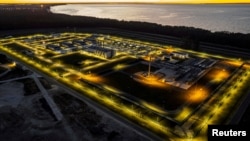 Cevi na postrojenju gde gasovod Severni tok 2 ulazi na nemačko kopno, Lubmin, 7. mart 2022.