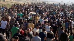 Mijëra palestinezë nxitojnë për të marrë pako me ndihma në Gazë