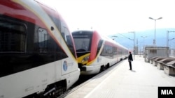 Воз на Македонски Железници Транспорт. Земјите од Балканот, вклучително Македонија, најавија модернизација на железниците и експресни возовои меѓу градовите. 