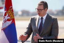 Predsjednik Srbije Aleksandar Vučić tokom pres-konferencija na sarajevskom aerodromu nakon uručenja donacije od 10.000 vakcina za FBiH, 2. mart, 2021.