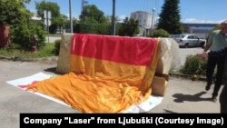 Zastava je površine 5.000 kvadratnih metara i težine 700 kilograma