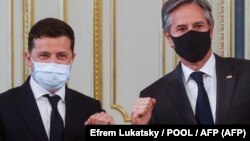 Ukrajinski predsednik Volodimir zelenski i američki državni sekretar Antoni Blinken u Kijevu 6. maja