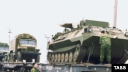 Moldova, Transdnjistrija - Dio ruskih tenkova pri povlačenju u Rusiju, 14 April 2003.