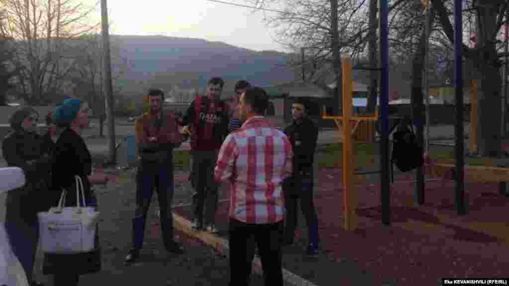 გელა მთივლიშვილი პანკისის სათემო რადიოს თანამშრომლებს ხვდება