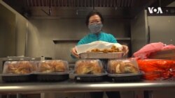 Meleg étel és egy kis szeretet - önkéntesség hálaadáskor