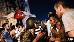 Sukob pučista i civila, Istanbul, 16. juli 2016.