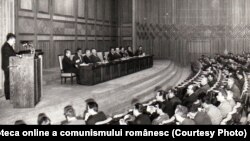 Ceauşescu vorbind la consfătuirea cu cadrele de securitate, miliţie şi justiţie. (9 aprilie 1970) Sursa: Fototeca online a comunismului românesc; cota:13/1970