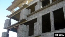 Недоизградена зграда 