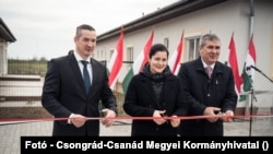 2020 márciusában 80 férőhelyes munkásszállást alakítottak ki Újszentivánon. A csaknem 400 milliós beruházás összesen négy új munkahelyet teremtett.