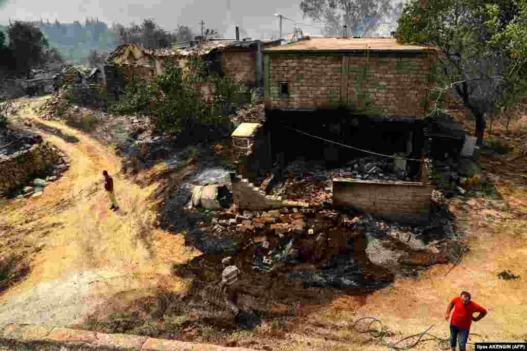 Oštećeni objekat nakon velikog požara kod Manavgata, 29. juli.