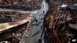 Улица в град Ксенума през 2011 г.