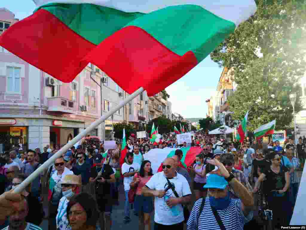 Четвъртък беше шестият ден на протести във Варна.