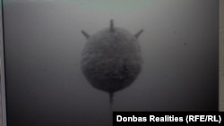 Так выглядит якорная мина в объективе подводного дрона. В данном случае – учебная британская