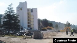 Rušenje hotela Plavi horizonti, foto: Vijesti/Siniša Luković