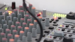 Küszködik a tálibok alatt működő média, a munkanélkülivé vált újságírók elkeseredtek