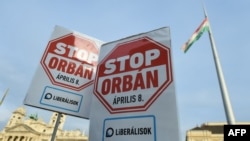 Plakati u Budimpešti, april 2017.