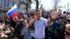 Kritiku i Kremlinit, Aleksei Navalny, në një tubim të organizuar kundër presidentit rus, Vladimir Putin. Moskë, 5 maj 2018. 