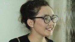 Уроки на чистом воздухе. Активистка из Кыргызстана преподает английский язык в горном селе