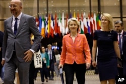 Ursula von der Leyen mai trebuie acum să convingă majoritatea europarlamentarilor să o susțină.