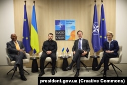 Антониу Кошта, Владимир Зеленский, Марк Рютте, Урсула фон дер Ляйен (слева направо)