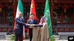 Irani dhe Arabia Saudite i kanë përmirësuar marrëdhëniet diplomatike pas një marrëveshjeje të ndërmjetësuar nga Kina, në mars të vitit 2023.