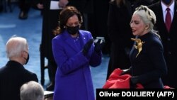 Lady Gaga énekelte az amerikai himnuszt Biden elnöki beiktatásán.