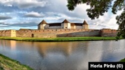 Cetatea Făgărașului, fost penitenciar pentru deținuți de drept comun, apoi închisoare politică, astăzi, muzeu și memorial.