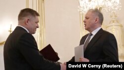 Robert Fico szlovák kormányfő átadja lemondását Andrej Kiska elnöknek Pozsonyban 2018. március 15-én