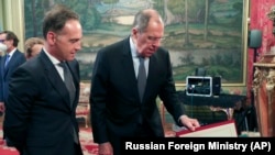 Šef nemačke diplomatije Hajko Mas i ruski ministar inostranih poslova Sergej Lavrov tokom susreta u Moskvi 