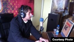 Arientin Abdyli, urednik emisije "Most izvan granica"