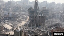 Prema planu koji je izložio Egipat, u razorenom Pojasu Gaze bi bili izgrađeni novi stambeni objekti, vrtovi i društveni centari, zajedno s komercijalnom lukom, tehnološkim centrom, hotelima na plaži i aerodromom. Na slici Džabalija na severu POjasa Gaze, 30. januar 2025.