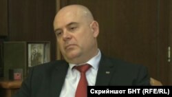 Интервюто на Иван Гешев пред БНТ непосредствено след номинацията му, предизвика критики