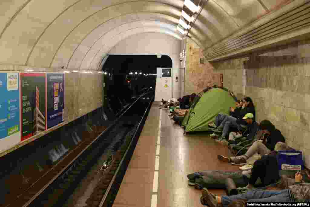 Русија негира дека нејзината војска намерно ја напаѓа цивилната инфраструктура на Украина.