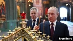 Vladimir Putin și Sergei Șoigu, ministru al Apărării