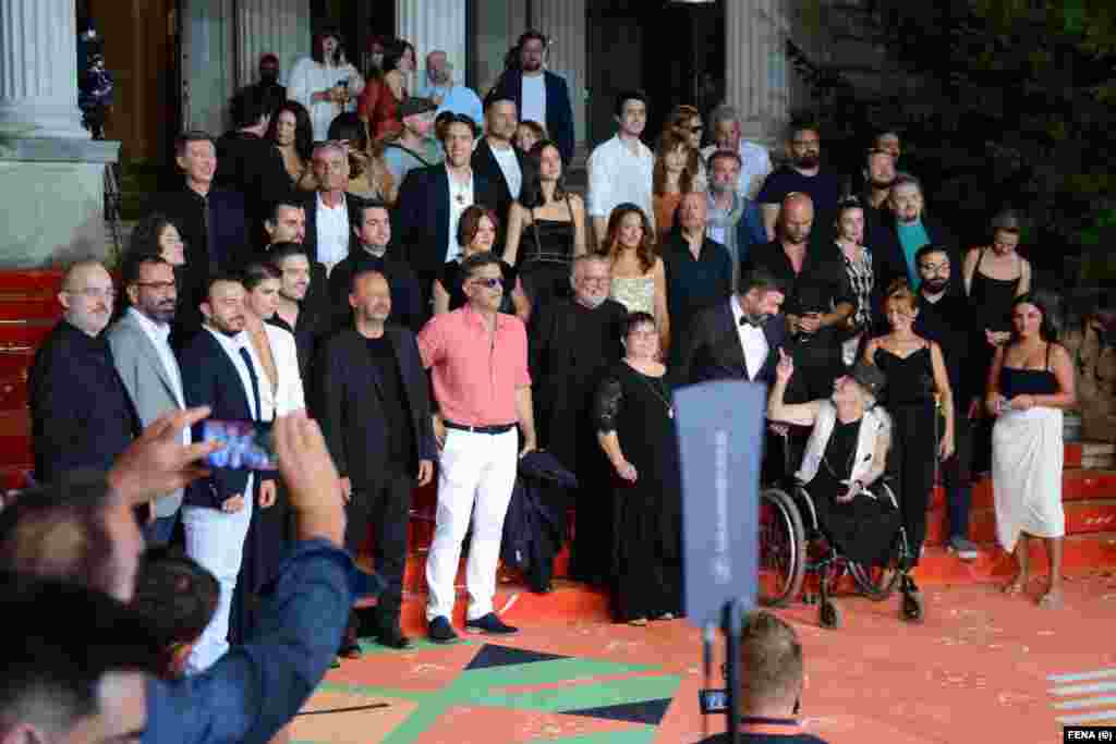 Na svečanoj ceremoniji otvaranja bila je i ekipa filma &quot;Deset u pola&quot;, filma koji, kako kažu autori, nije samo priča o gastronomskom simbolu Sarajeva - ćevapima, nego i priča o prijateljstvu, ljubavi, svojevrsnom bosanskom inatu.