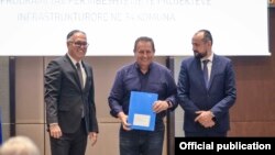 Градоначалникот на Струга Рамиз Мерко за доделување грант од Владата