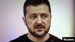 Liderul ucrainean, la Kiev, înainte de o conferință de presă comună cu premierul danez,
Mette Frederiksen.