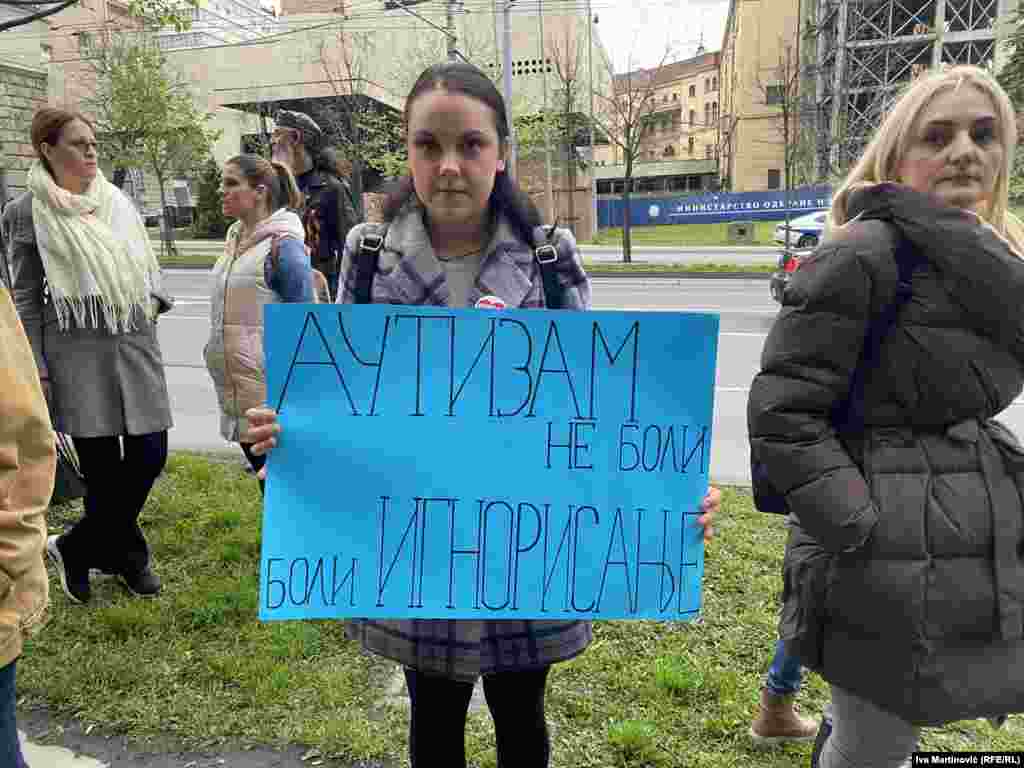 Srbija je potpisnica Konvencije o pravima osoba sa invaliditetom koja, pored ostalog, predviđa obezbeđivanje lične pomoći za život u zajednici, kao i sprečavanje izolacije ili izopštavanja, Beograd, 2. april 2025.