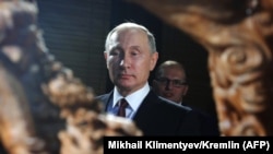 ვლადიმირ პუტინმა განაცხადა, რომ დანაშაულის ჩამდენი პირების შესახებ შეკითხვას გამოძიებამ უნდა უპასუხოს.