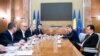 Lideri de sindicat, între care se află Dumitru Costin (mijloc), la o întâlnire cu premierul Ludovic Orban
